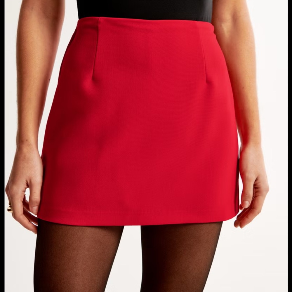 Abercrombie & Fitch Vibrant Red Mini Skirt/Skort- never worn